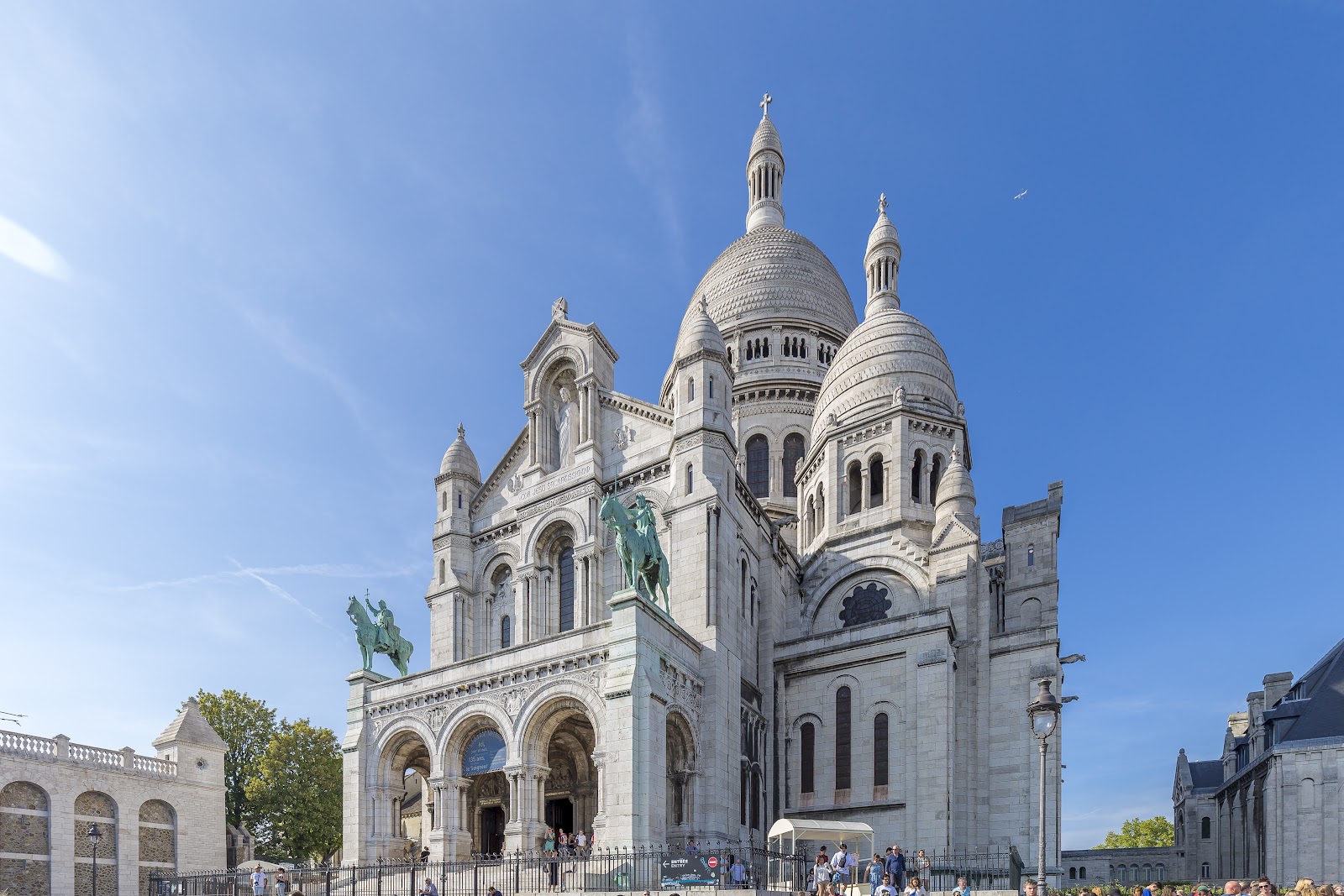 Wander the Streets of Montmartre